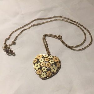 Heart pendant necklace